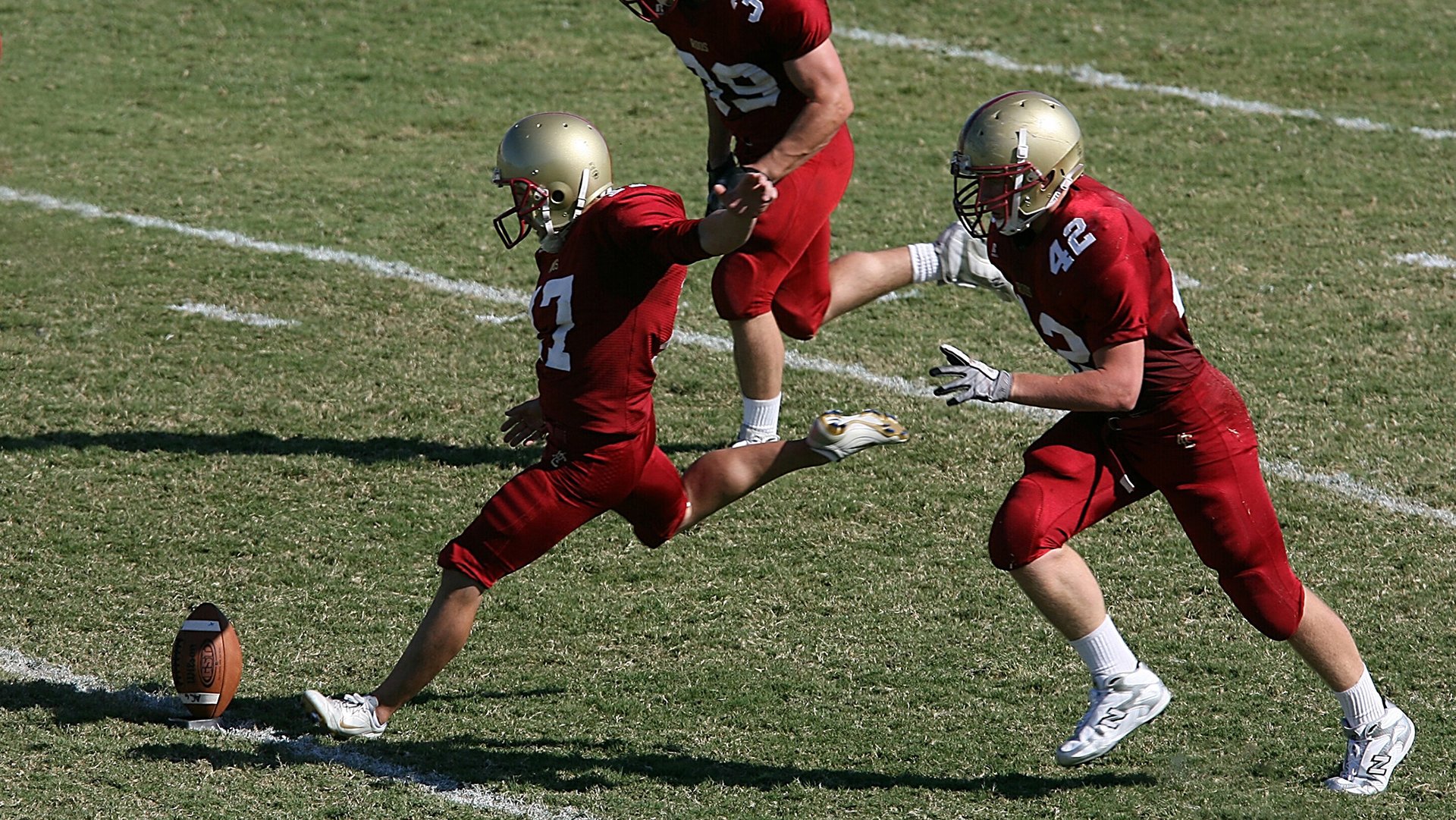 _沙滩足球趣味秀：欢乐夏日的绝佳选择_，沙滩足球的玩法