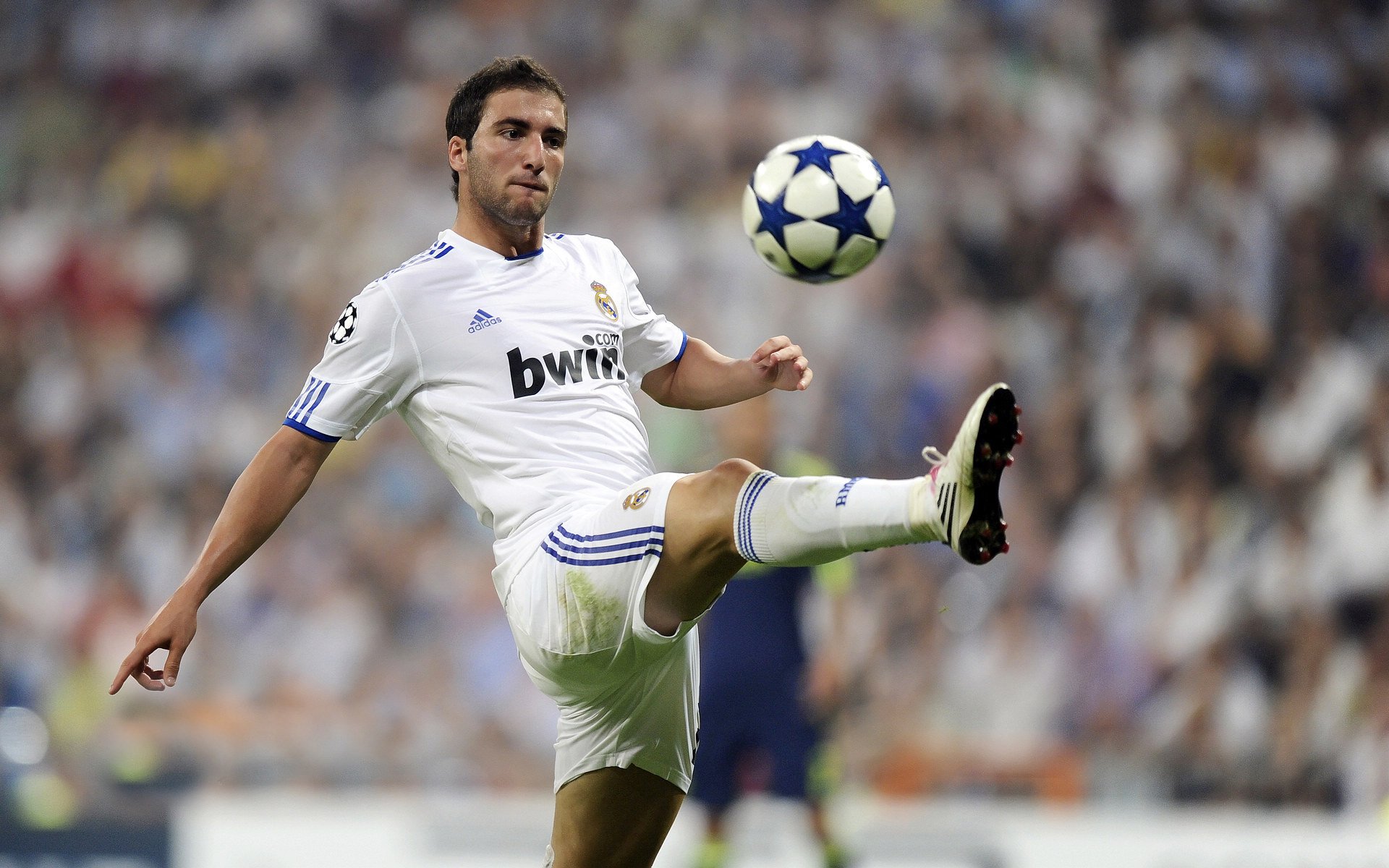 恩佐·费尔南德斯因争议视频向切尔西队友道歉，恩菲尔德足球俱乐部